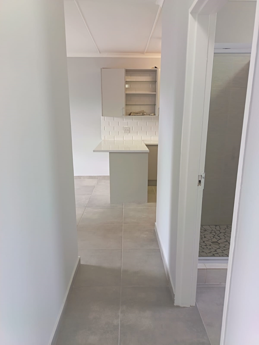 To Let 2 Bedroom Property for Rent in Wavecrest Eastern Cape